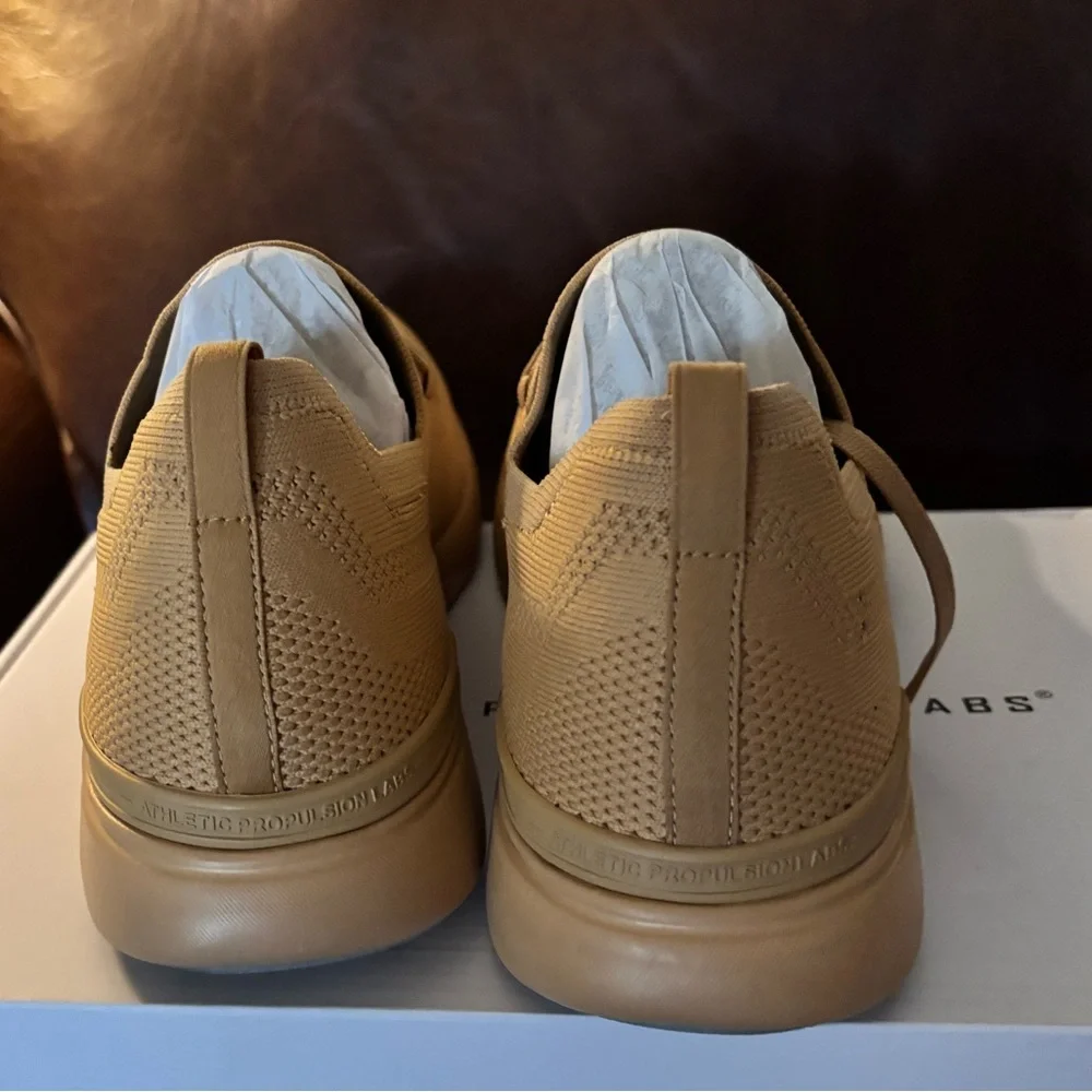 Size 13 APL Men's Tan Athletic Shoes - Picture 7 of 7